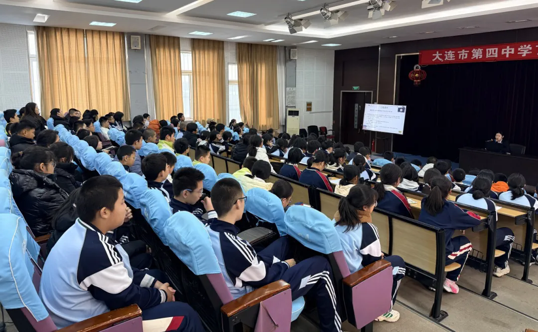 法治进校园，守护青春路